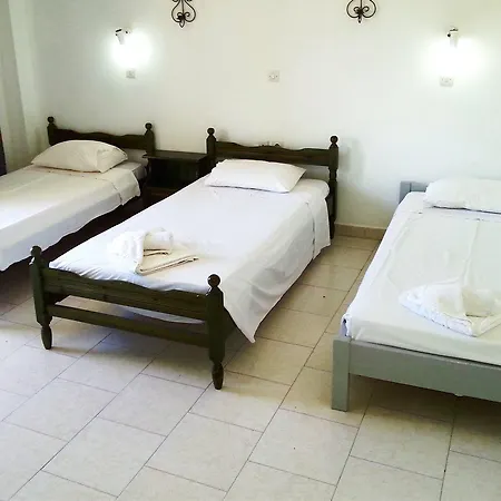 Rose מלון דירות פליראקי