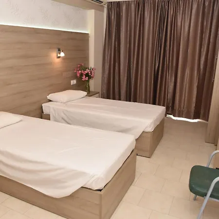 מלון דירות Rose *