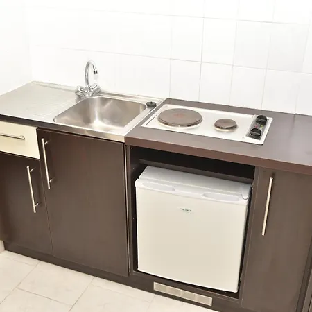 Rose מלון דירות פליראקי